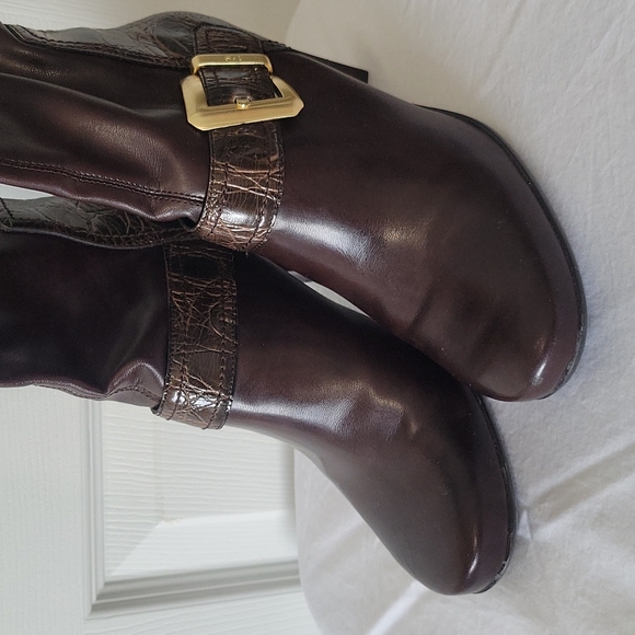 Franco Sarto brown boots with gold buckles and faux gator accents. Size 8 - Picture 3 of 3